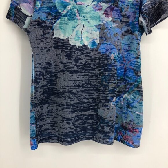 Revolution by Ricki's blue floral short sleeve v-neck t-shirt size M - Picture 10 of 14
